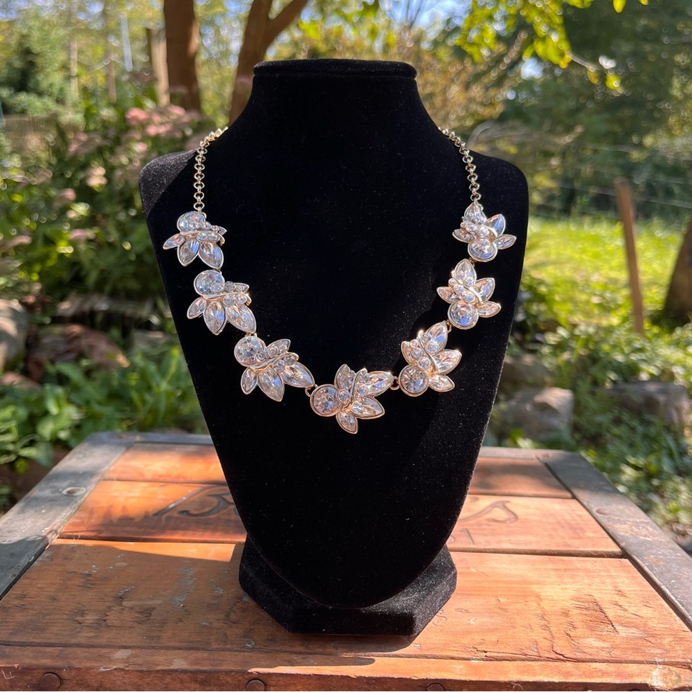 Silver Floral Necklace with Intricate Design